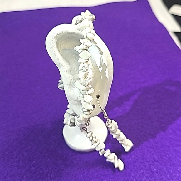 Natural Howlite Stone Bracelet with Matching Dangle Earrings - Picture 2 of 4